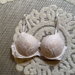 Victoria’s Secret Very Sexy push up lace bra